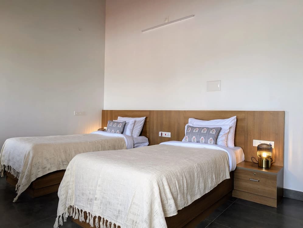 Standard Twin Bedroom