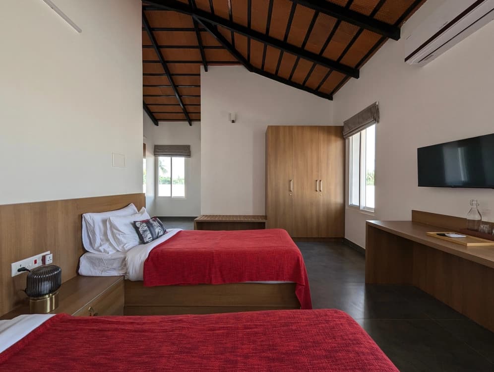 Superior Twin Bedroom